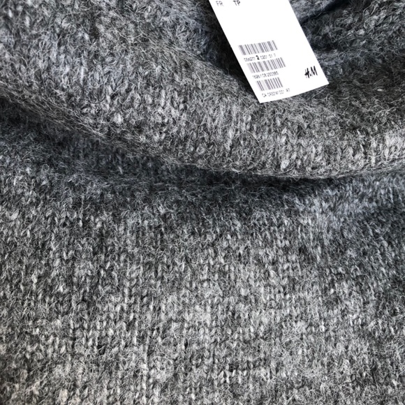 NWT H&M sweater - Picture 4 of 6